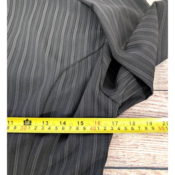 Women's Blazer Size 7/8 Black Pinstriped Hooks Front Tie Belt Long Sleeve Career - Picture 7 of 16